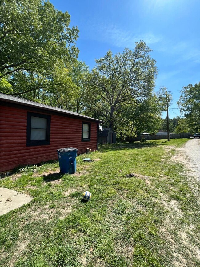 Foto del edificio - 123 High Ridge Ct
