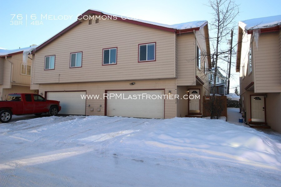 Three story home with a huge garage! Townhouse for Rent in Anchorage