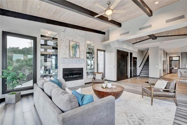 Foto del edificio - 600 Barrett Ln