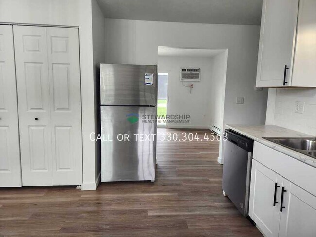Foto del edificio - 5025 Massillon Rd