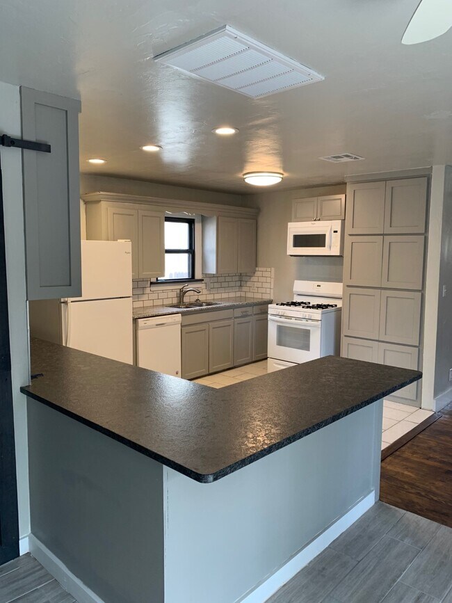 Foto del edificio - 1380 Classen Blvd