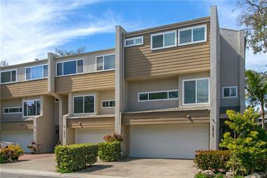 Photo - Tri-Level 2bed 2.5 bath Huntington  Beach ... House