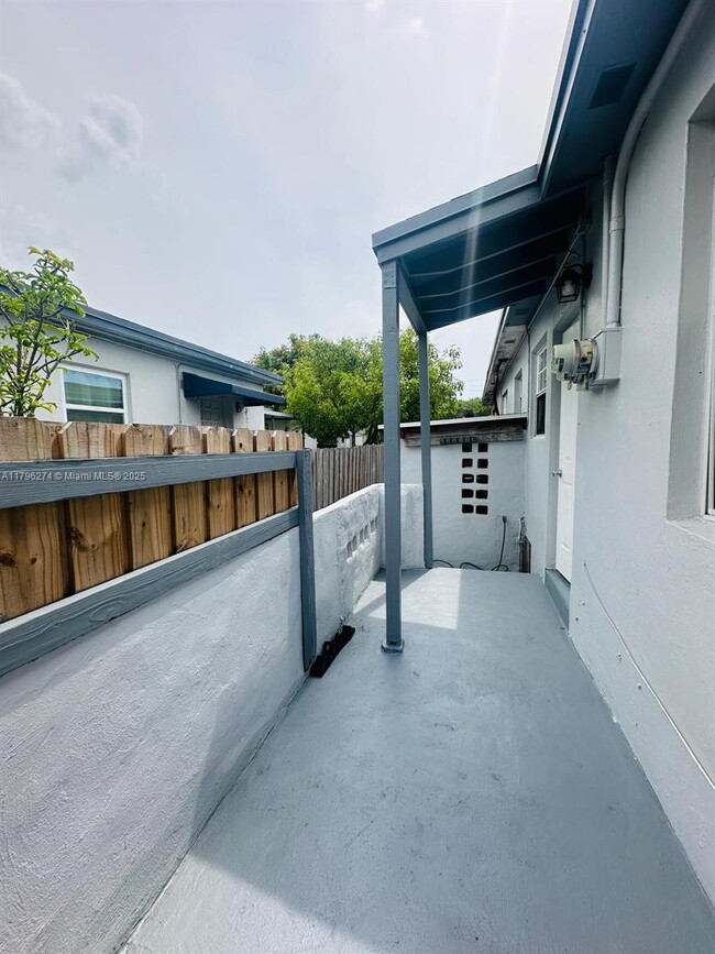 Building Photo - 115 NW 56th Ave.