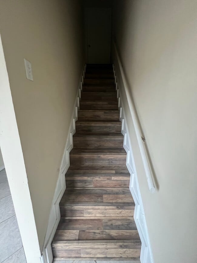 Building Photo - 1625 Martin Bluff Rd