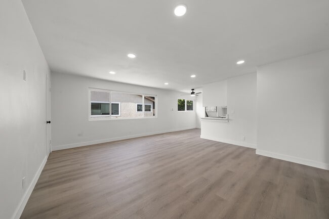 Building Photo - 3444 E Wilton St