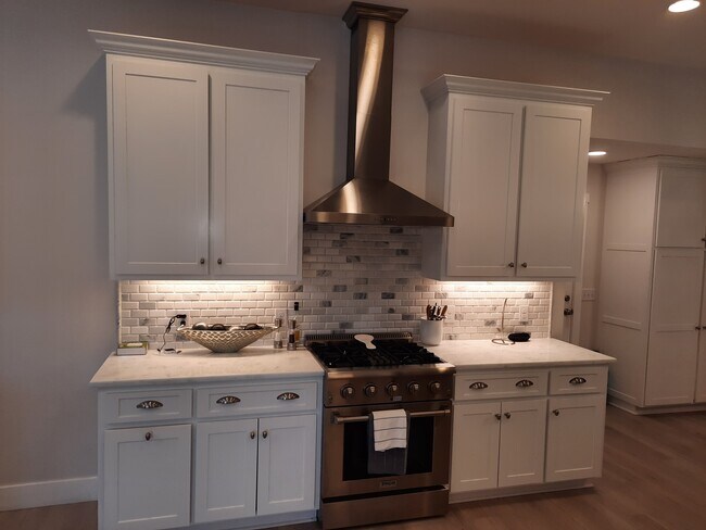 Foto del edificio - 1735 Woodridge Dr