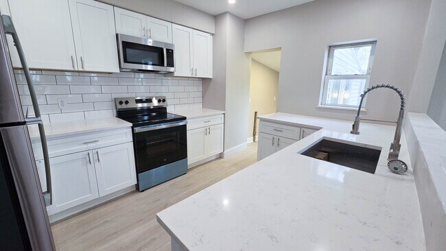 Foto del edificio - 1112 Elmwood Ave