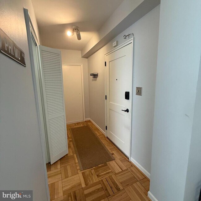 Foto del edificio - 4301 Massachusetts Ave NW