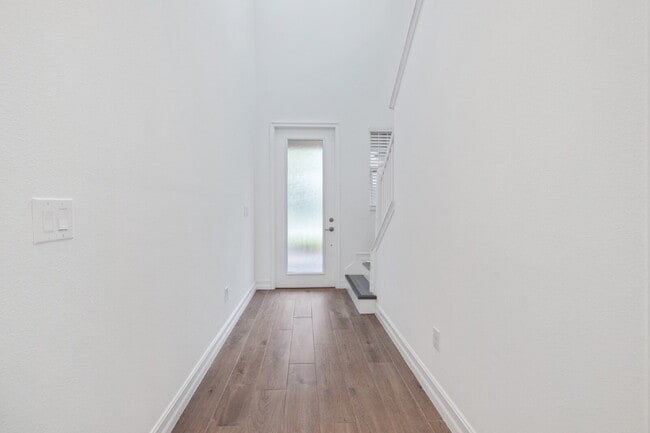 Building Photo - Estancia 3-Bed Retreat in Wesley Chapel wi...