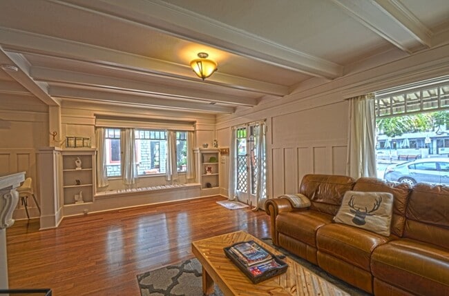 Building Photo - Beautifully Renovated Craftsman with Private Yard & Guest Suite in Prime Bankers Hill