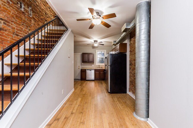 Foto del edificio - 2665 Martha St