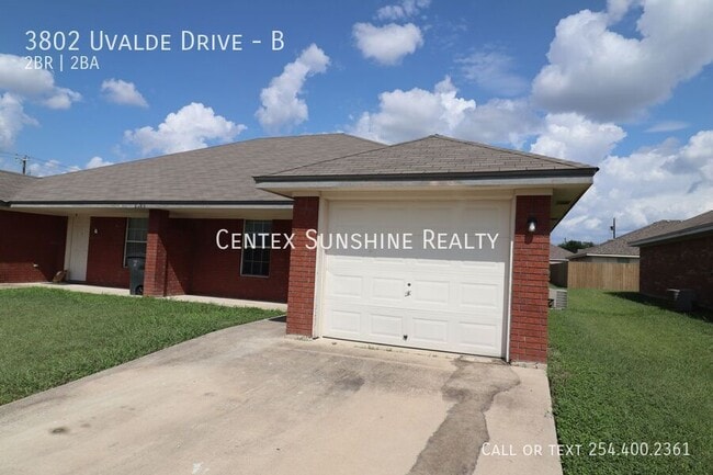 Building Photo - 3802 Uvalde Dr