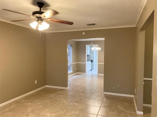 Foto del edificio - 25403 Thistlewaite Ln