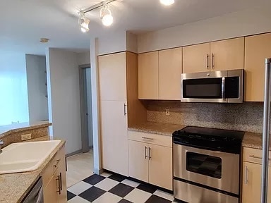 Kitchen 2 - 1100 106th Ave NE