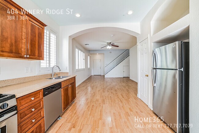 Foto del edificio - Beautiful 3 Bedroom 3 Bathroom Home - Look...