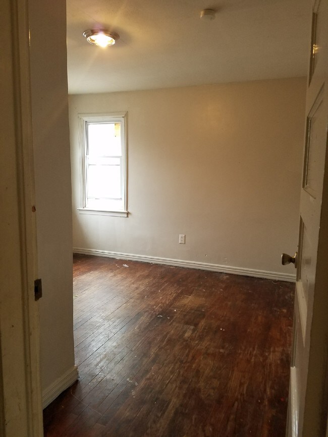 Building Photo - 513 N 3rd St