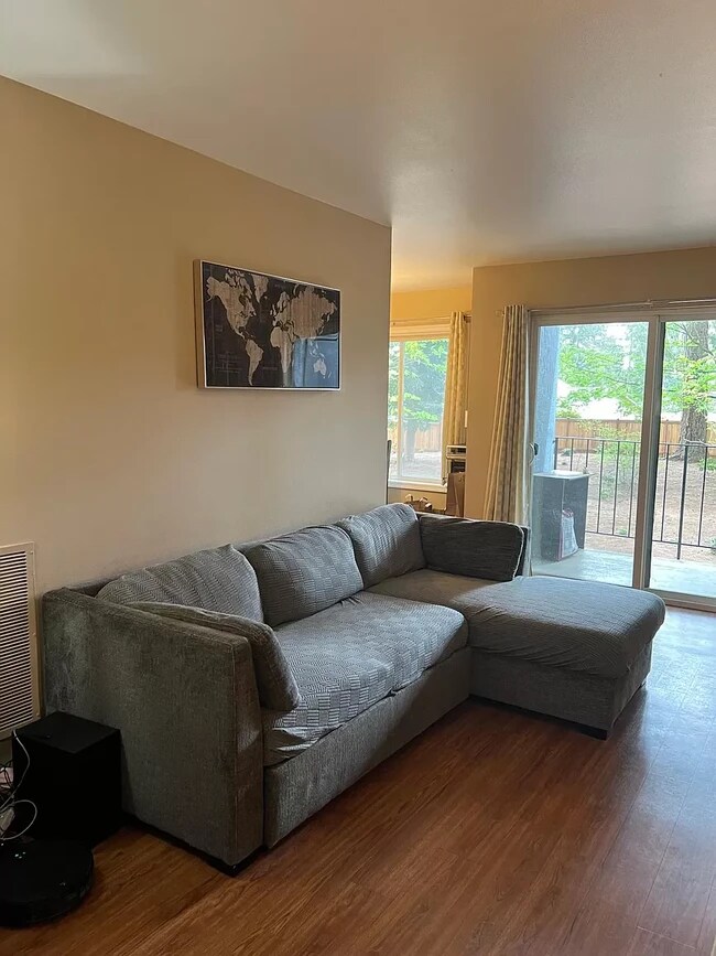 Building Photo - 14018 Juanita Dr NE