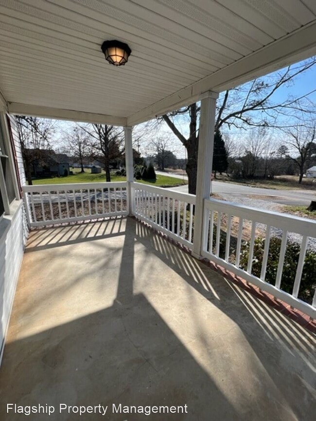Building Photo - 2 br, 1 bath House - 453 Scuffletown Road