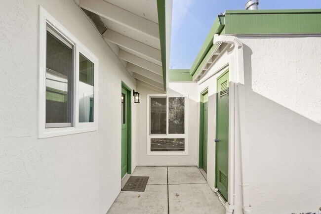 Foto del edificio - 2 Bedroom 2 Bedroom Home in East Davis with solar