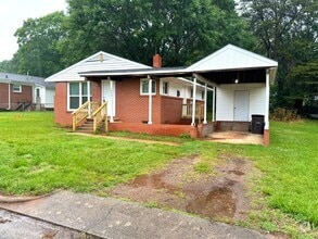 Building Photo - 1430 Yadkin St