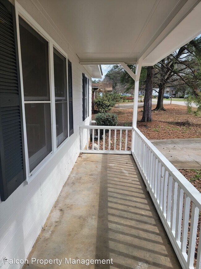 Foto del edificio - 4 br, 2 bath House - 15 Greenview Drive