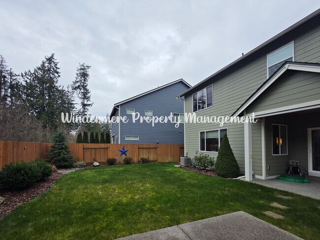 Building Photo - Gorgeous, Spacious 4 bed Home, CK Schools, LARGE fully fenced yard - A/C, close to trails and more!