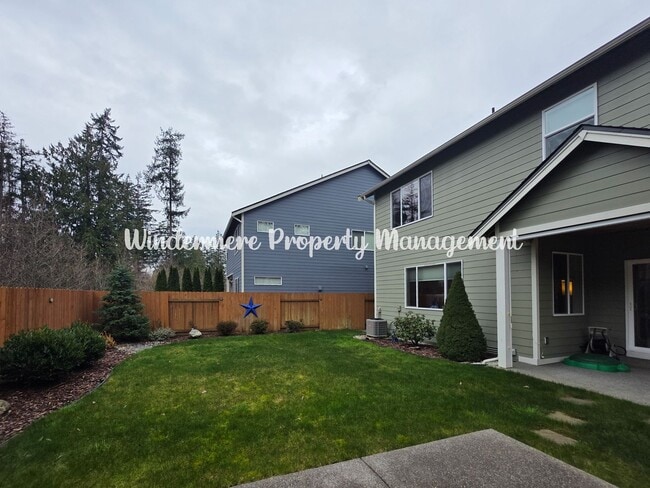 Foto del edificio - Gorgeous, Spacious 4 bed Home, CK Schools, LARGE fully fenced yard - A/C, close to trails and more!