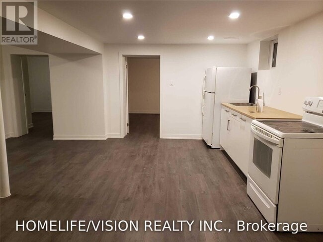 Building Photo - 61 Lewiston Rd