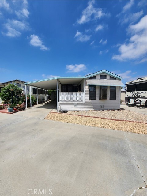 Foto principal - 1295 S Cawston Ave