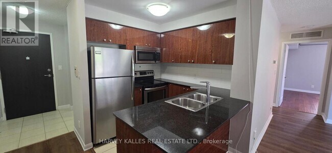 Photo du bâtiment - 5793 Yonge St