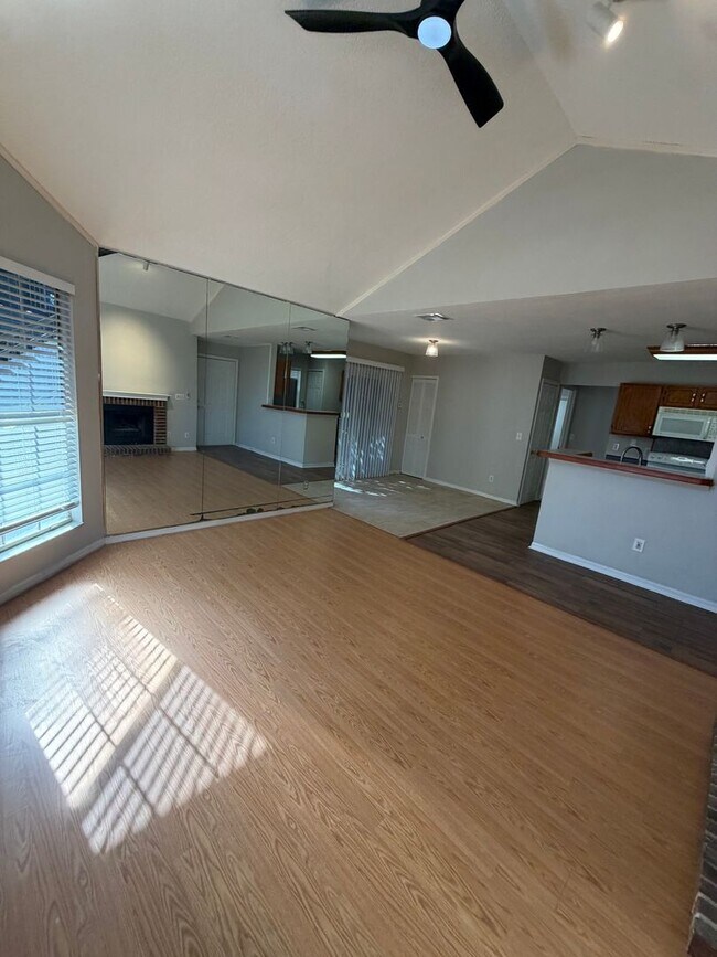 Foto del edificio - 949 Bird Bay Ct