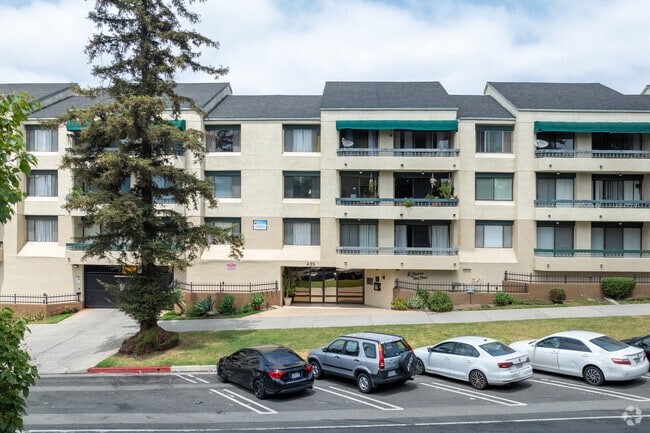 Building Alternate - La Fayette Park Towers Condominiums