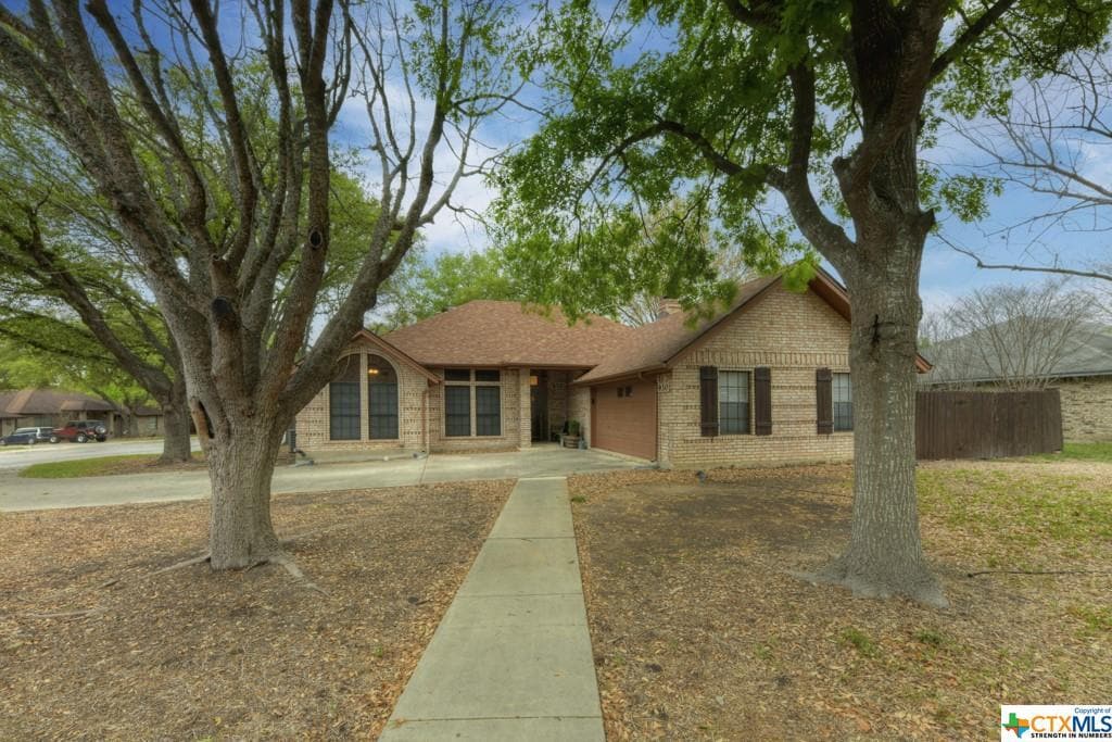 Foto principal - 930 Earl Dr