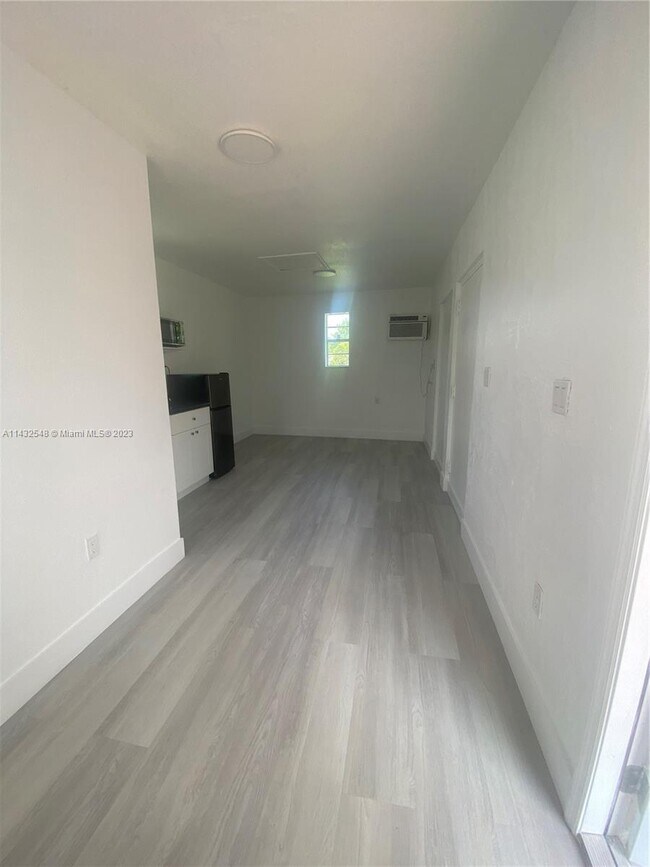 Building Photo - 15130 Tyler St