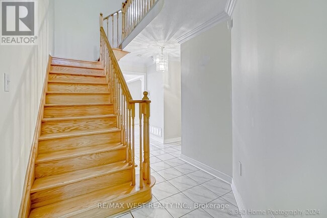 Building Photo - 47 Monte Cristi St