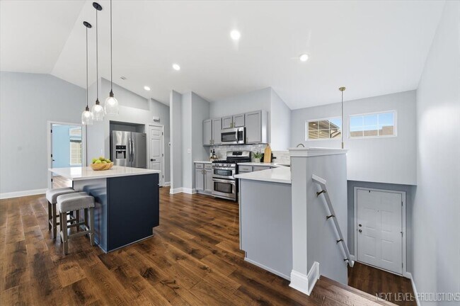 Building Photo - 1078 Park Hill Cir