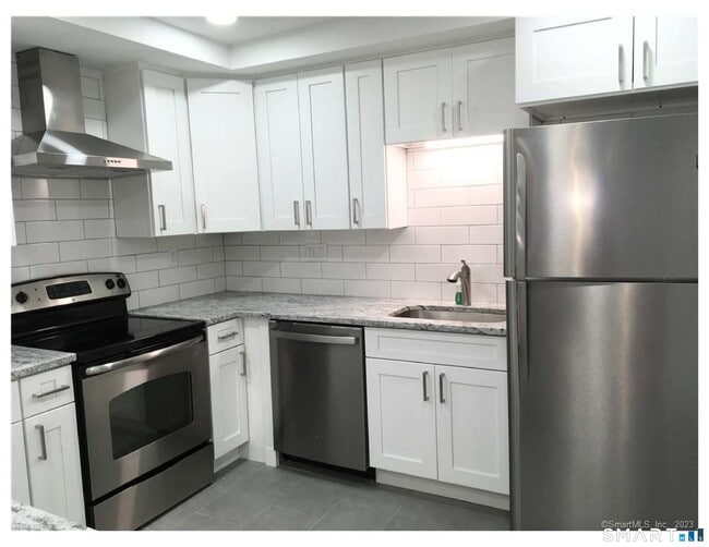 Foto del edificio - 3 Woods Hollow Ct