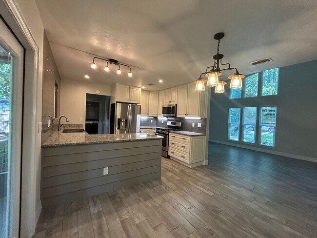 Foto del edificio - Dream home awaits: stunningly updated 3 be...