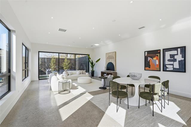 Foto del edificio - 6803 Tyree St