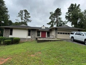 Building Photo - 2627 Twin Oaks Dr NW