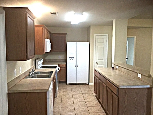 Building Photo - 714 Quail Hollow Dr