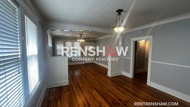 Foto del edificio - 1915 Nelson Ave