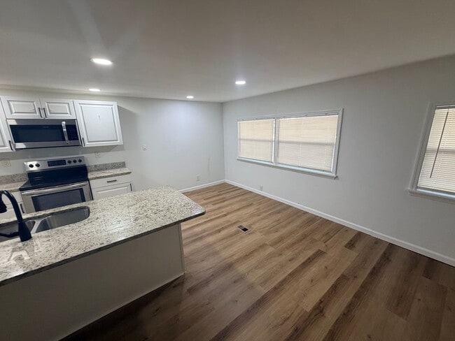 Foto del edificio - 7412 Western Cir Dr