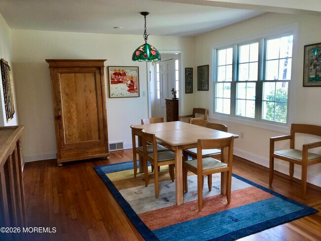 Foto del edificio - 145 Kemp Ave