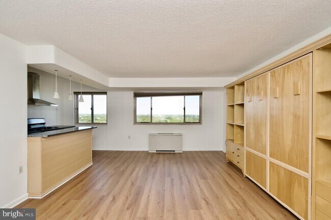 Foto del edificio - 2500 N Van Dorn St