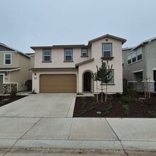 Building Photo - 3636 Vestland Wy