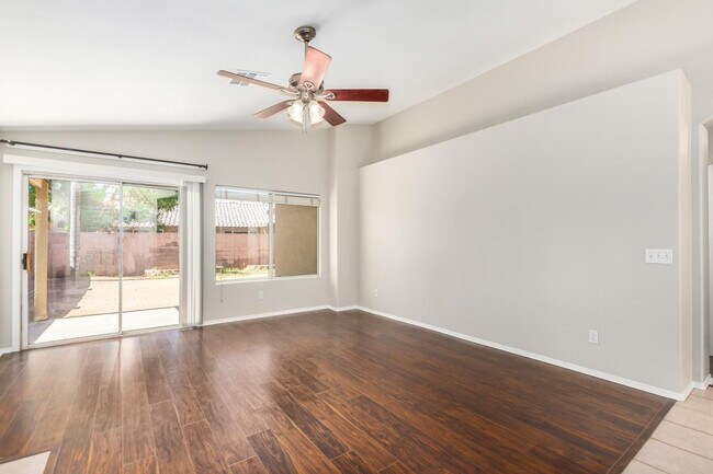 Foto del edificio - 139 W Oxford Ln