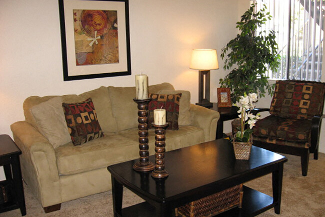 Spacious living rooms - Riverstone Apartments