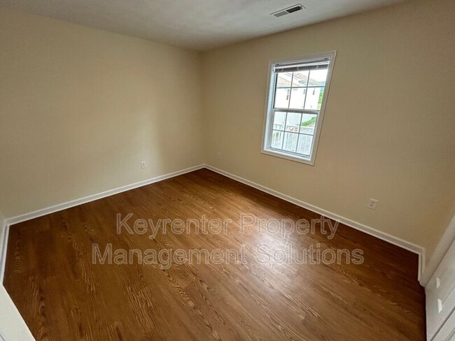 Foto del edificio - 540 Hamlet Ave
