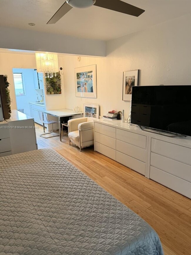 Foto del edificio - 101 Collins Ave